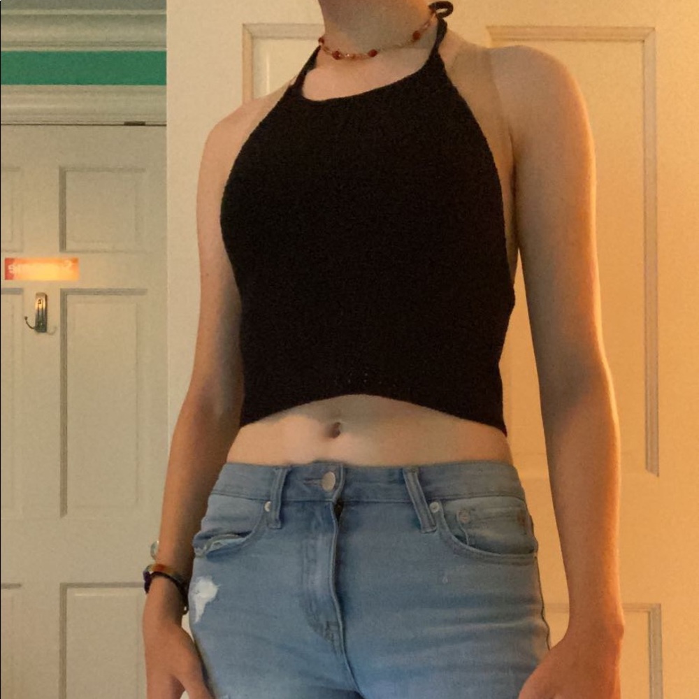 Black Garage Crop-Top